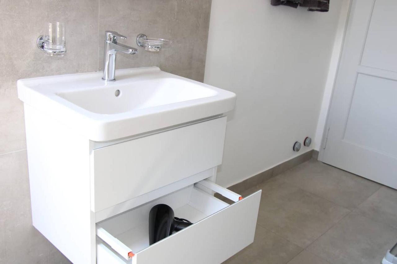New & Modern Apartment With Beautiful Lake View! Lugano Exterior foto